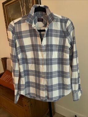 UNTUCKit White and Blue Plaid Button-Down Shirt